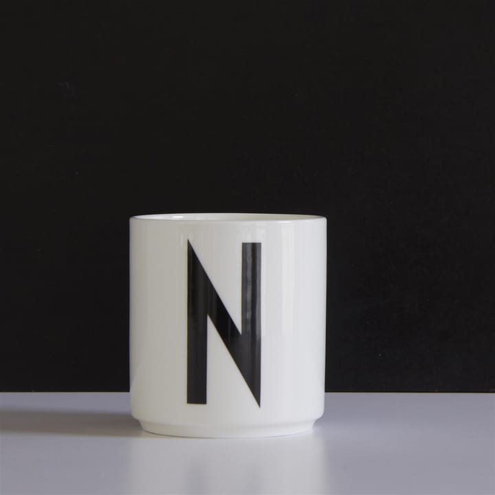 Taza con letra Design Letters - N - Design Letters