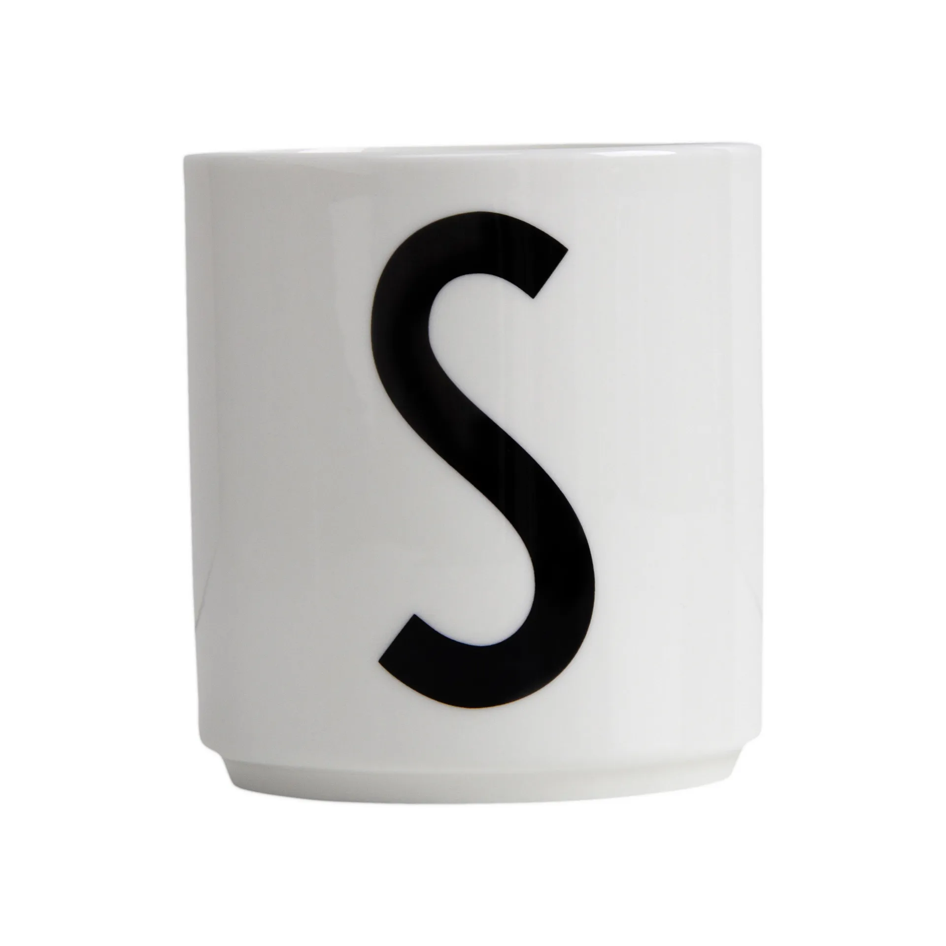 Taza con letra Design Letters, S Design Letters