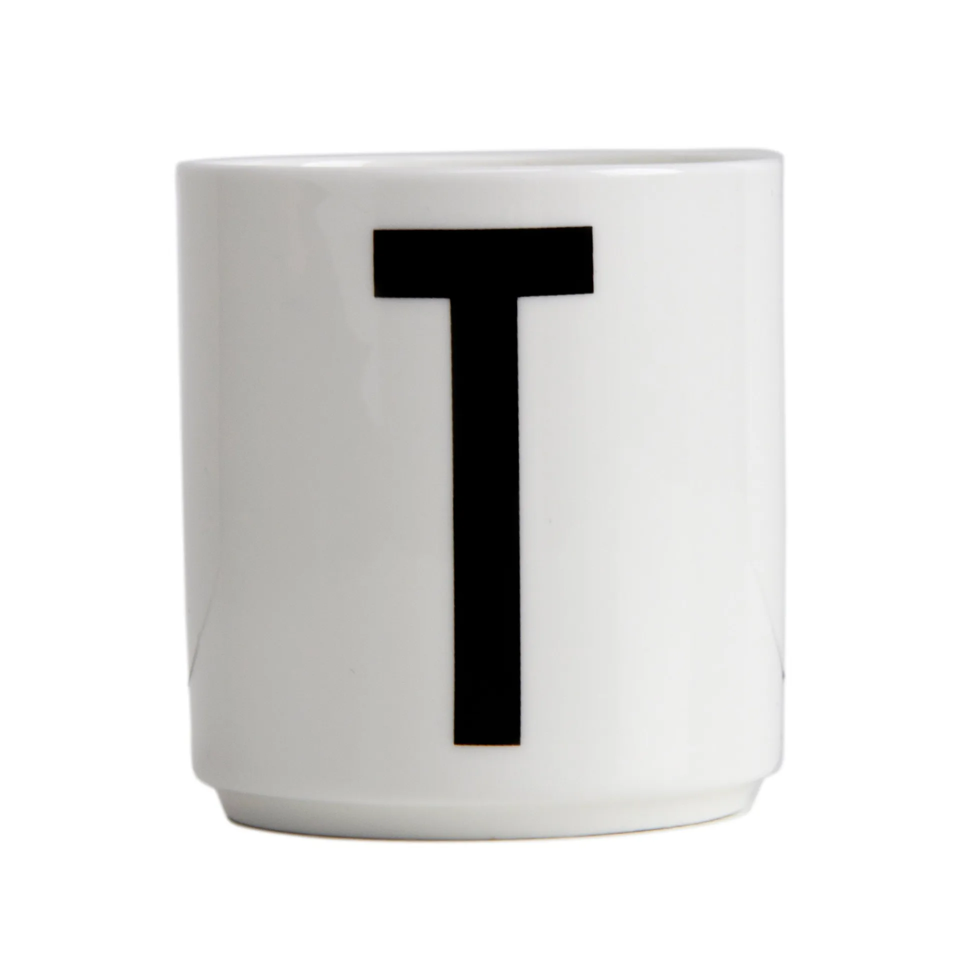 Taza con letra Design Letters, T Design Letters