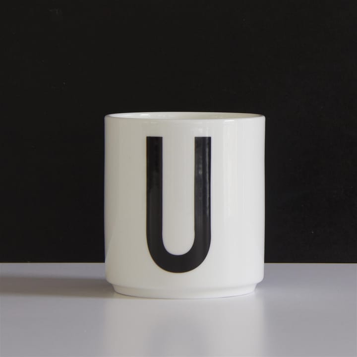 Taza con letra Design Letters, U Design Letters