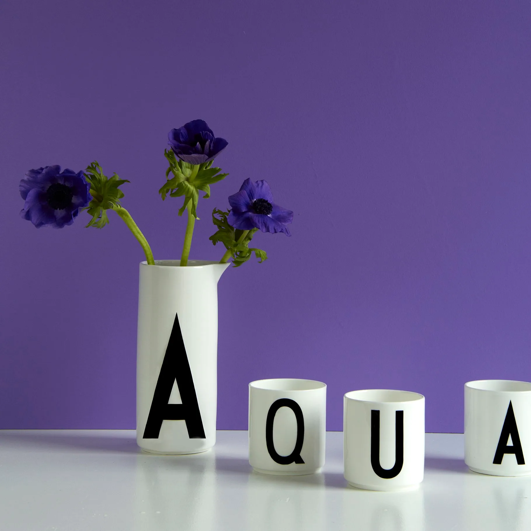 Taza con letra Design Letters, U Design Letters