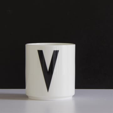 Taza con letra Design Letters - V - Design Letters