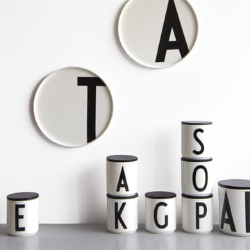 Taza con letra Design Letters - W - Design Letters