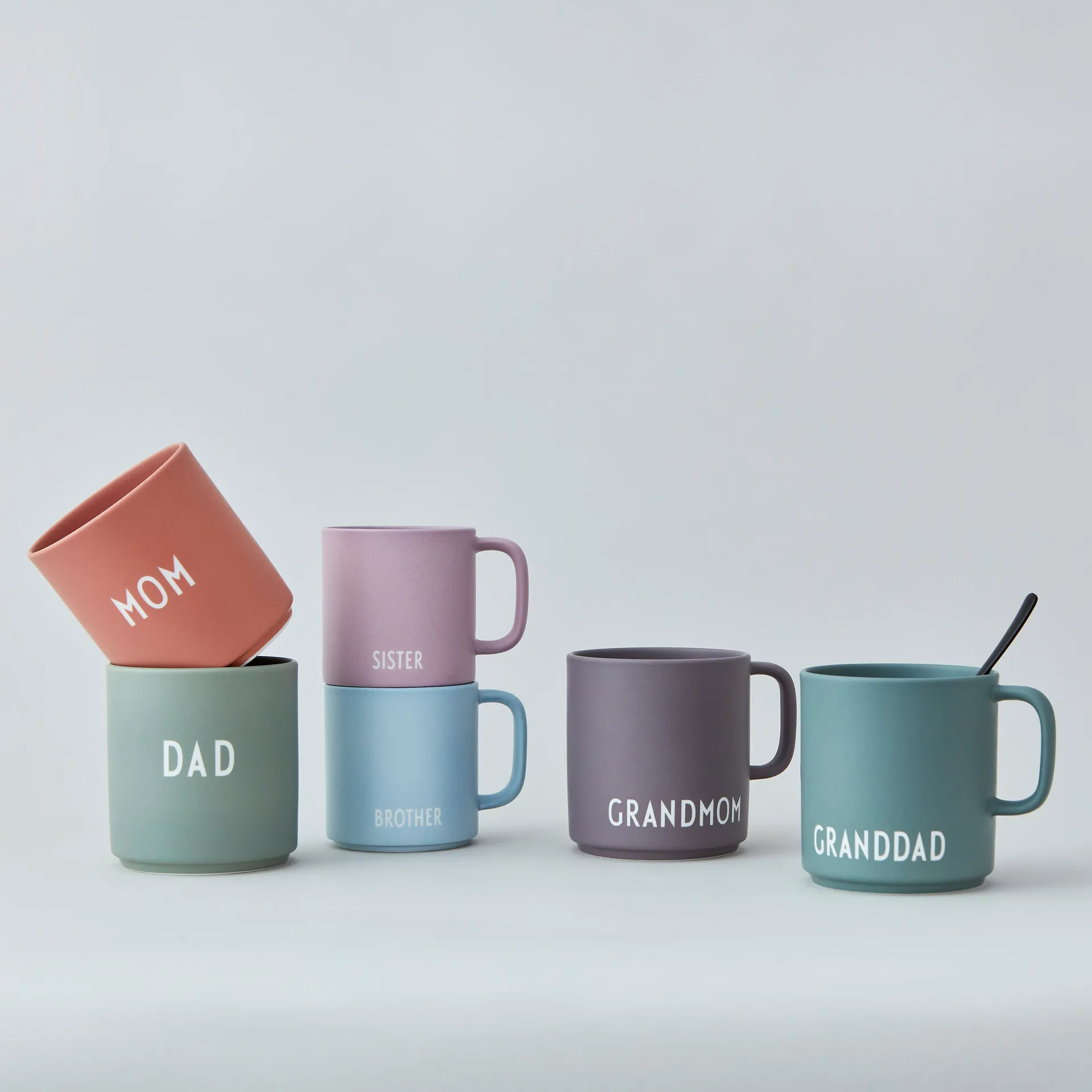 Taza Design Letters hermanos, Brother Design Letters