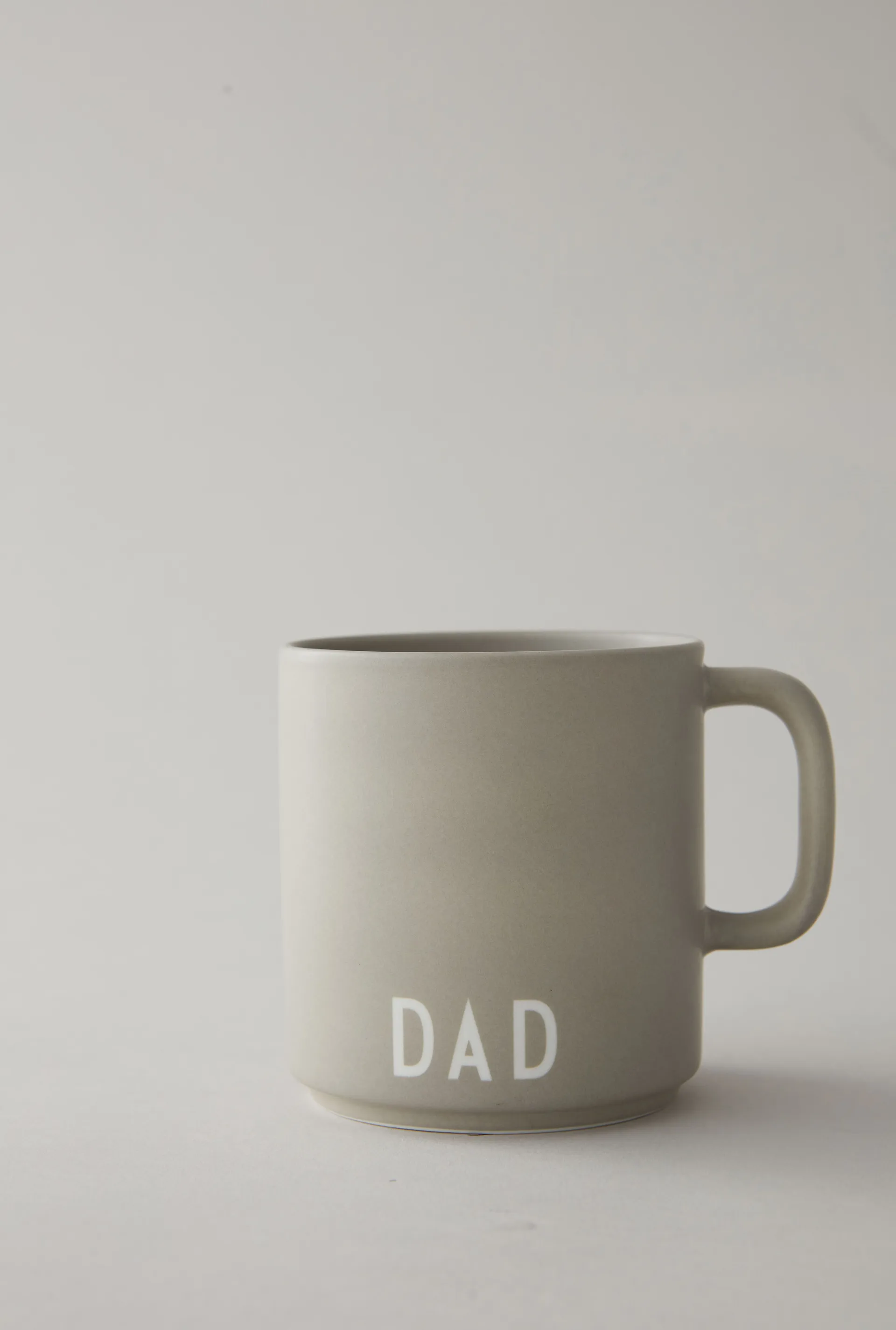 Taza favorita con asa Design Letters 25 cl, Cool grey Design Letters