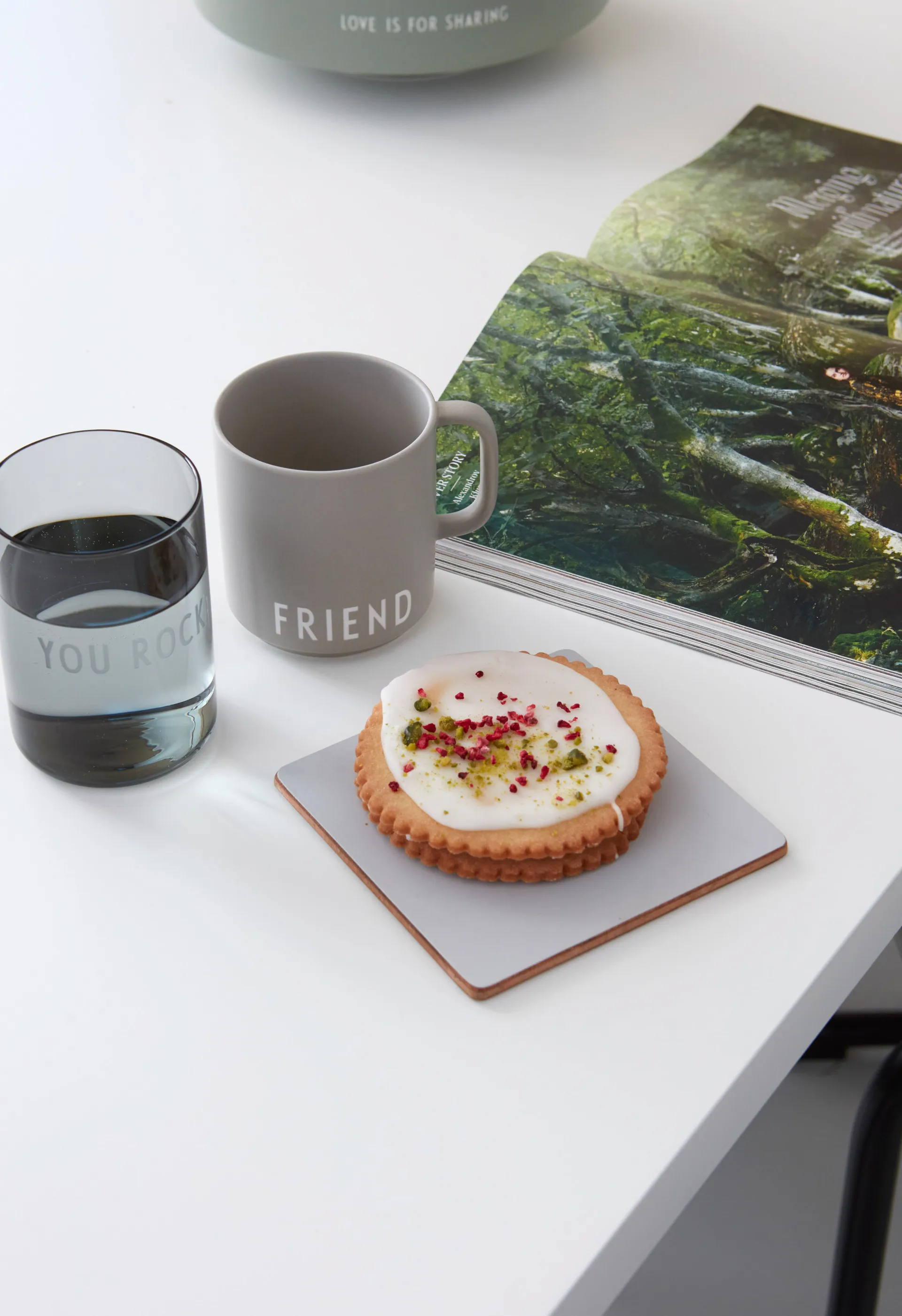 Taza favorita con asa Design Letters 25 cl, Friend-grey Design Letters