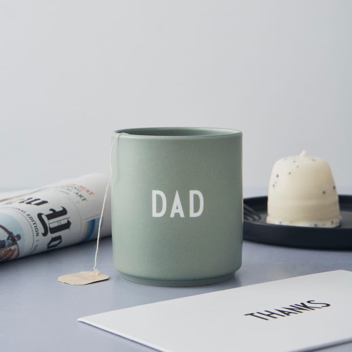 Taza favorita Design Letters 25 cl, Dad/Love-green Design Letters