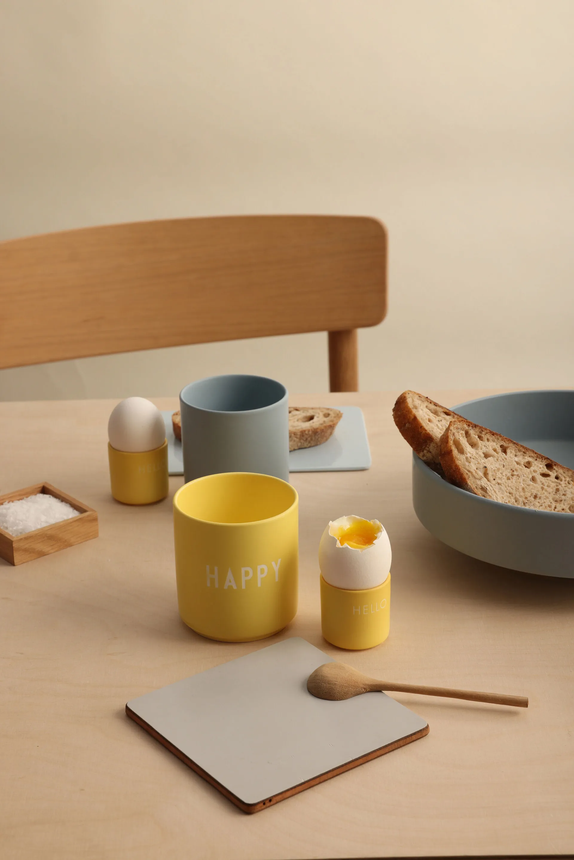 Taza favorita Design Letters 25 cl, Happy-yellow Design Letters