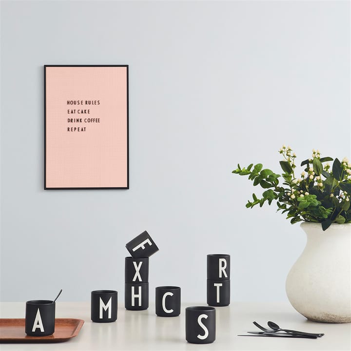 Taza negra Design Letters - A - Design Letters