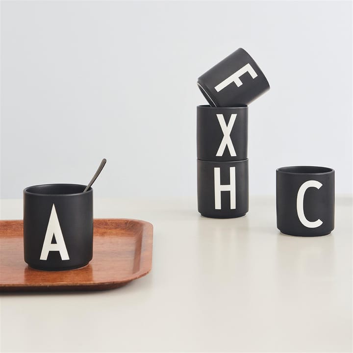 Taza negra Design Letters - A - Design Letters