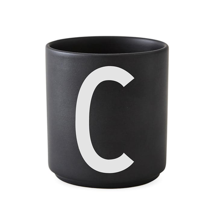 Taza negra Design Letters - C - Design Letters