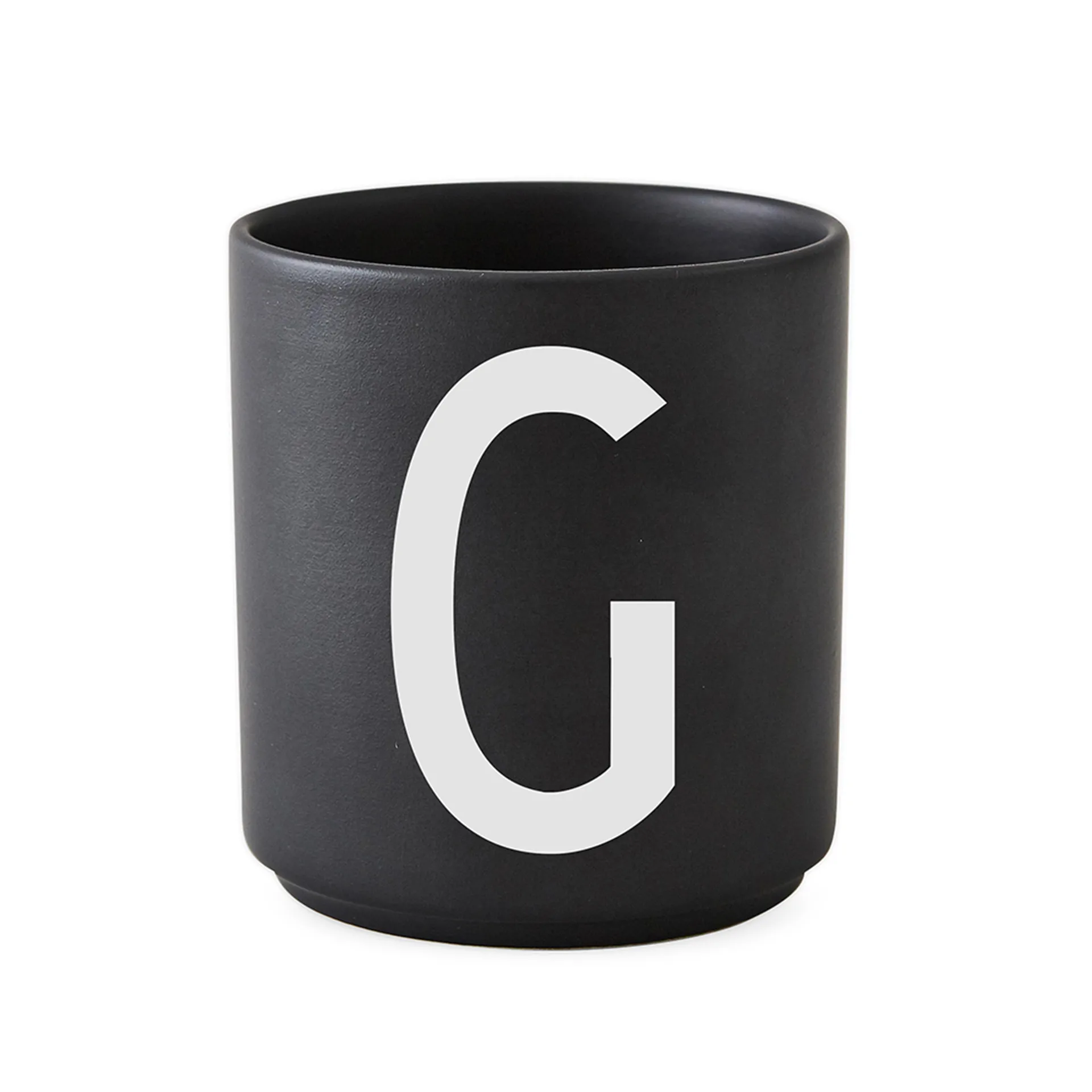 Taza negra Design Letters, G Design Letters