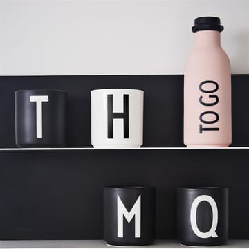 Taza negra Design Letters - M - Design Letters