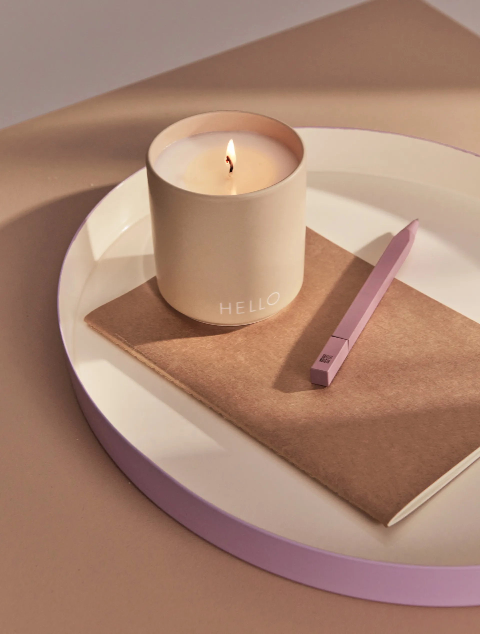 Vela perfumada Design Letters Ø8 cm, Hello-beige Design Letters