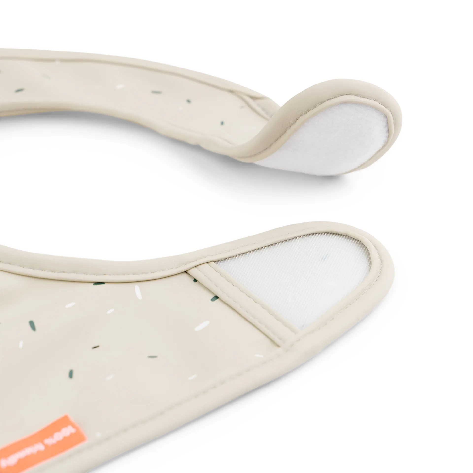 Baberos con velcro Lalee 2-pack, Sand Done by deer