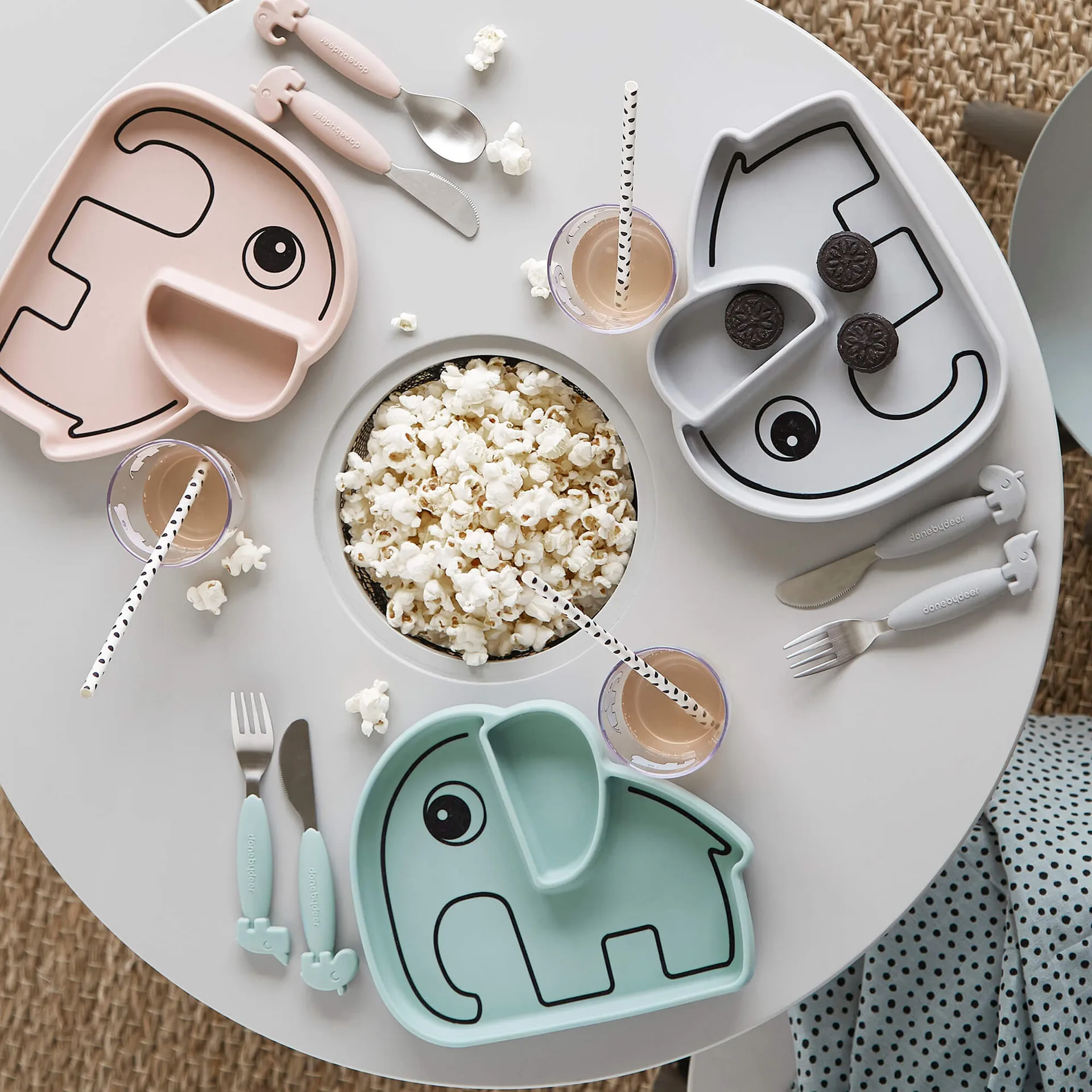 Plato infantil Elphee Stick&Stay 17x20 cm, Powder Done by deer