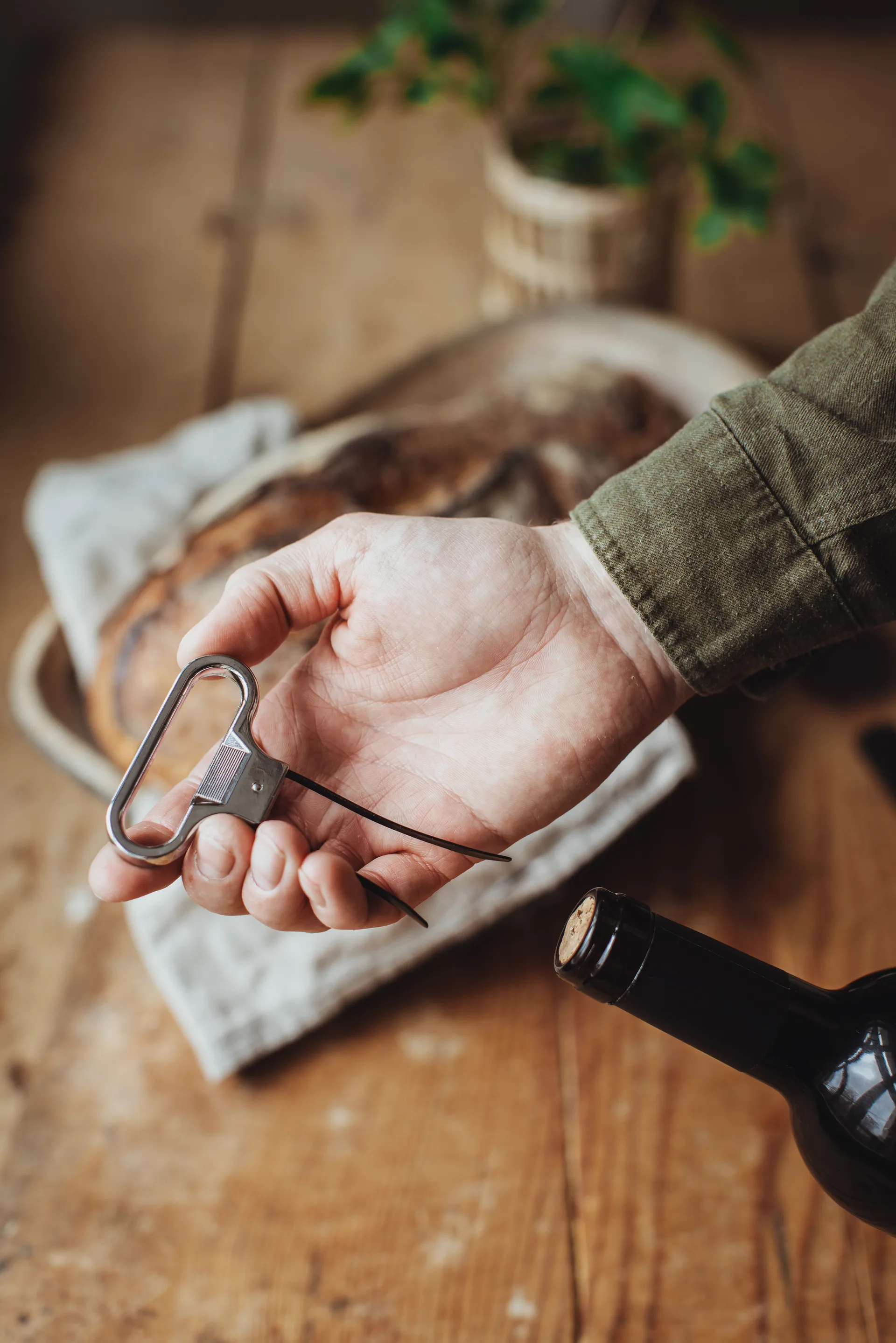 Abrebotellas y sacacorchos Vale  11 x 6,4 x 1 cm, Negro-plata Dorre