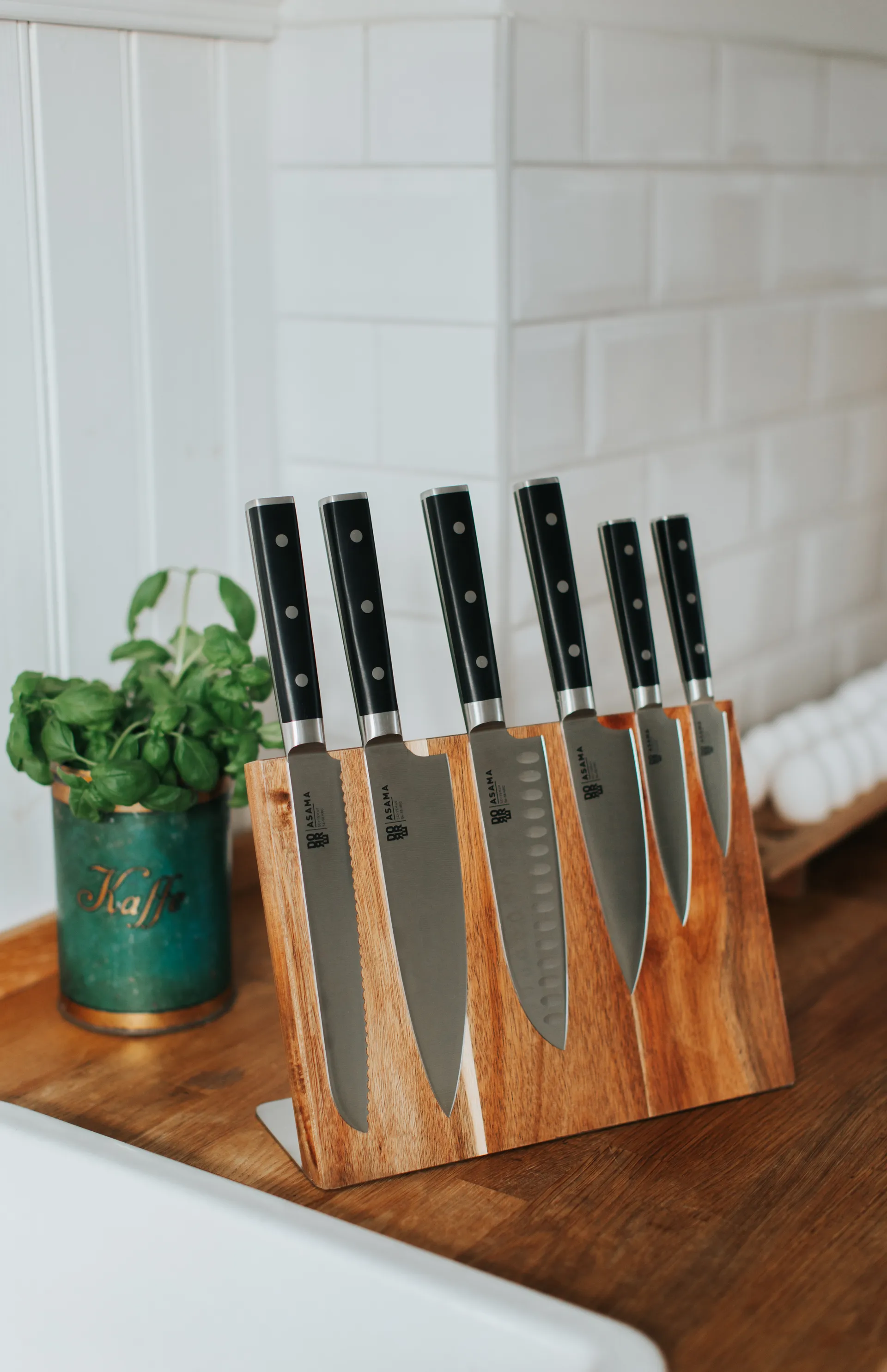 Cuchillo Santoku Asama 18 cm, Acero inoxidable Dorre