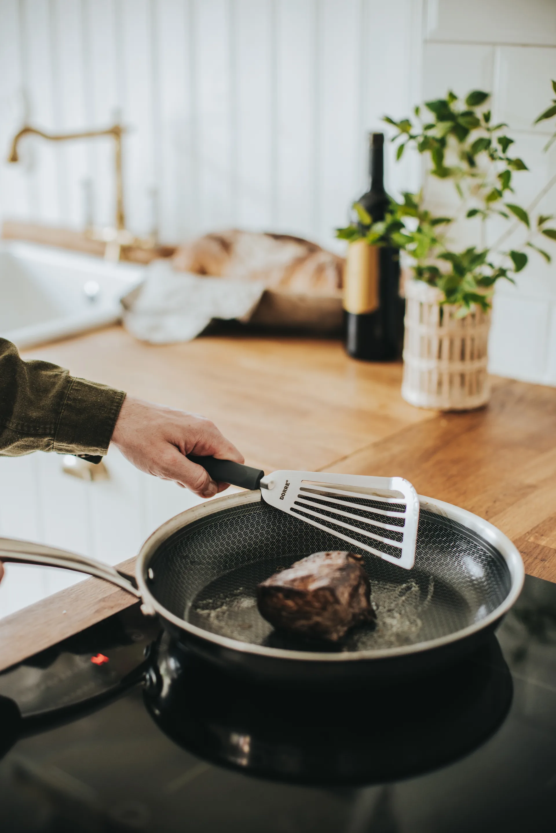 Espátula Saira 33×8,5×1,8 cm, Acero inoxidable con mango de silicona gris Dorre