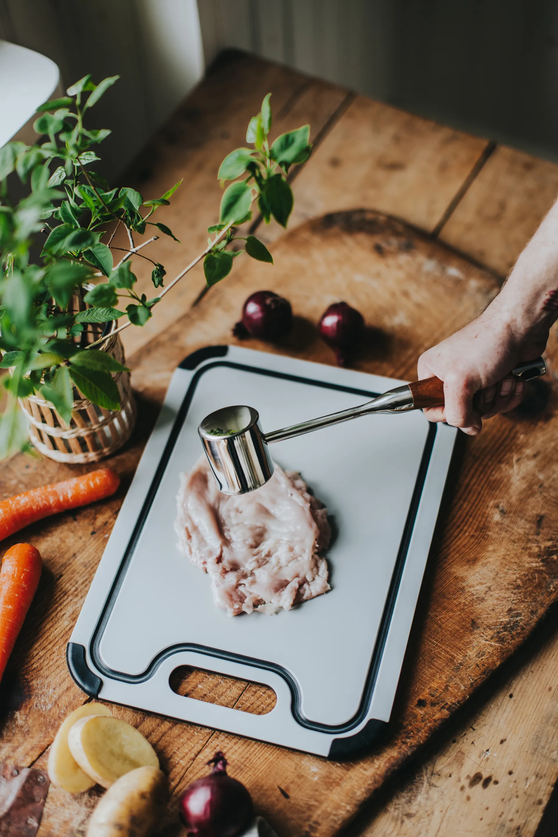 Mazo para carne Kata de acero inoxidable 28,8 × 6,1 × 5,1 cm, Asa de madera Dorre