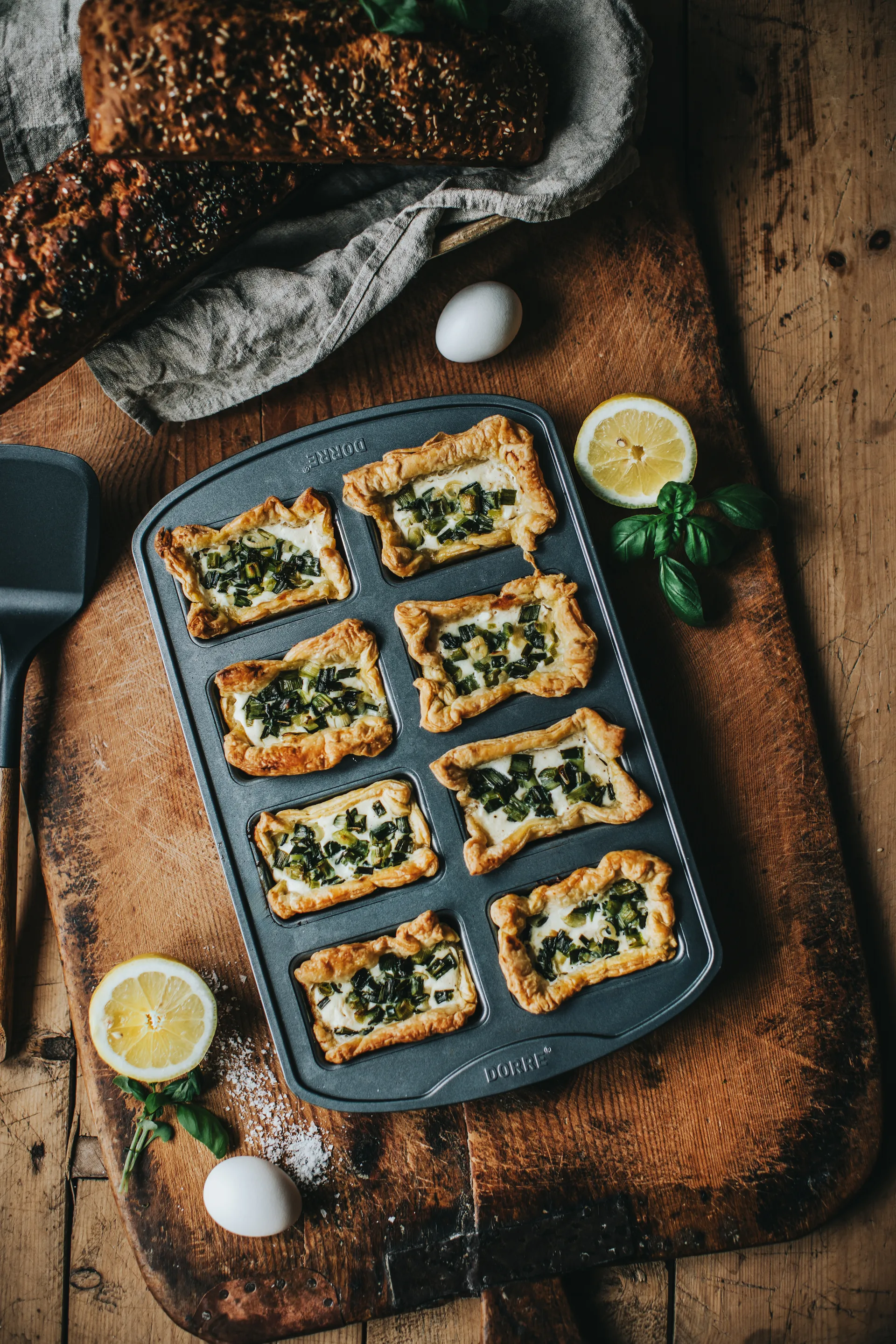 Mini molde para pan Karabo, 8 cavidades, 39,4×25,4×4 cm Dorre