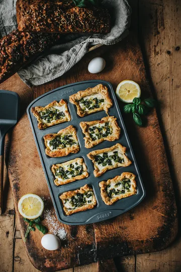 Mini molde para pan Karabo, 8 cavidades - 39,4×25,4×4 cm - Dorre