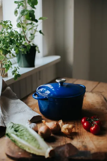 Olla de hierro fundido Gretl redonda con pomo de acero inoxidable 4 L - Azul - Dorre