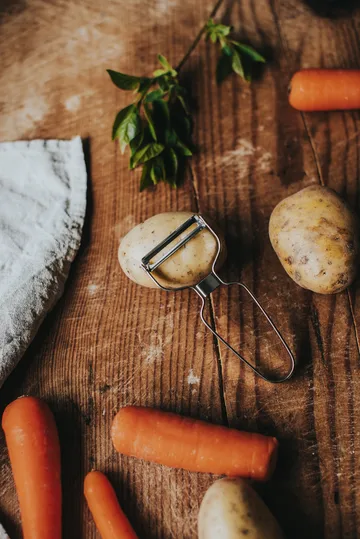 Pelador Suki  12,3×5,3 cm - Acero inoxidable - Dorre