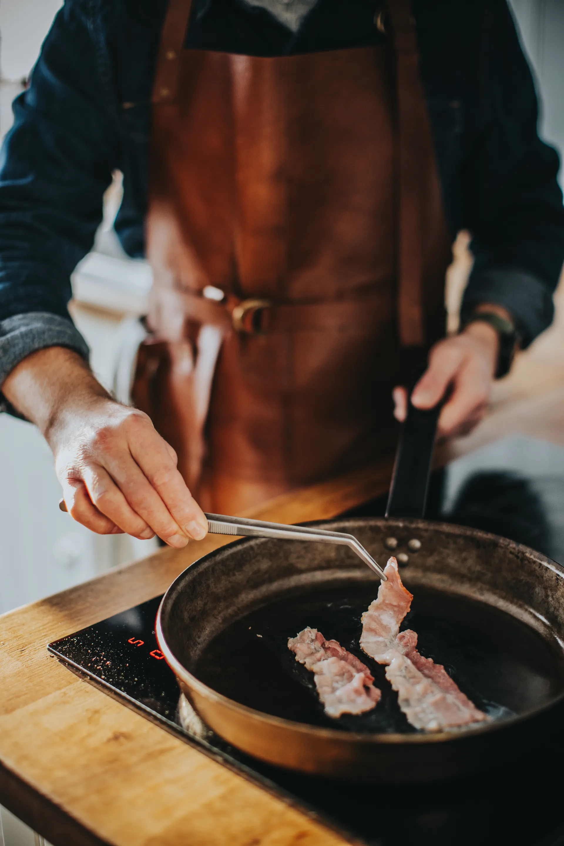 Pinzas para servir Miah, punta curvada 24x2,5 cm, Acero inoxidable Dorre