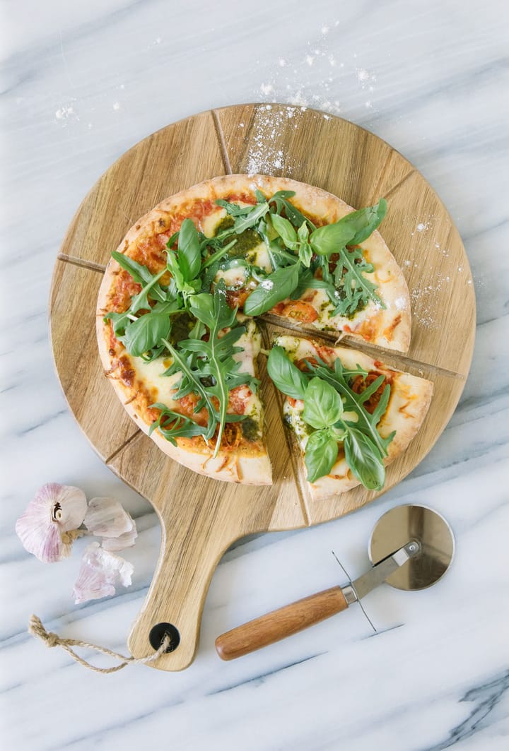 Set de pizza Sade, cortador de pizza y tabla de cortar Ø32 cm, acacia Dorre