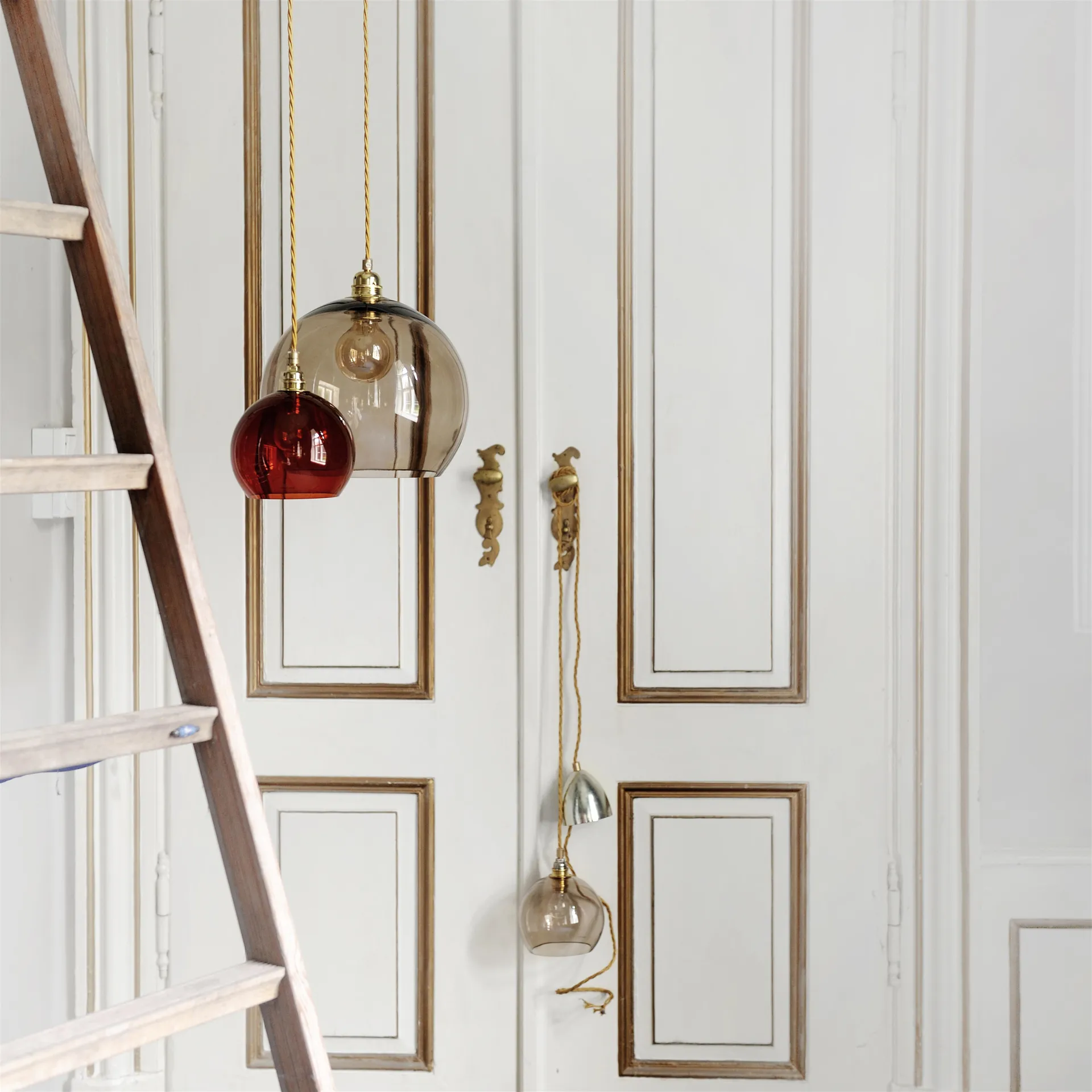 Lámpara de techo Rowan M, castaño, Ø 22 cm EBB & FLOW