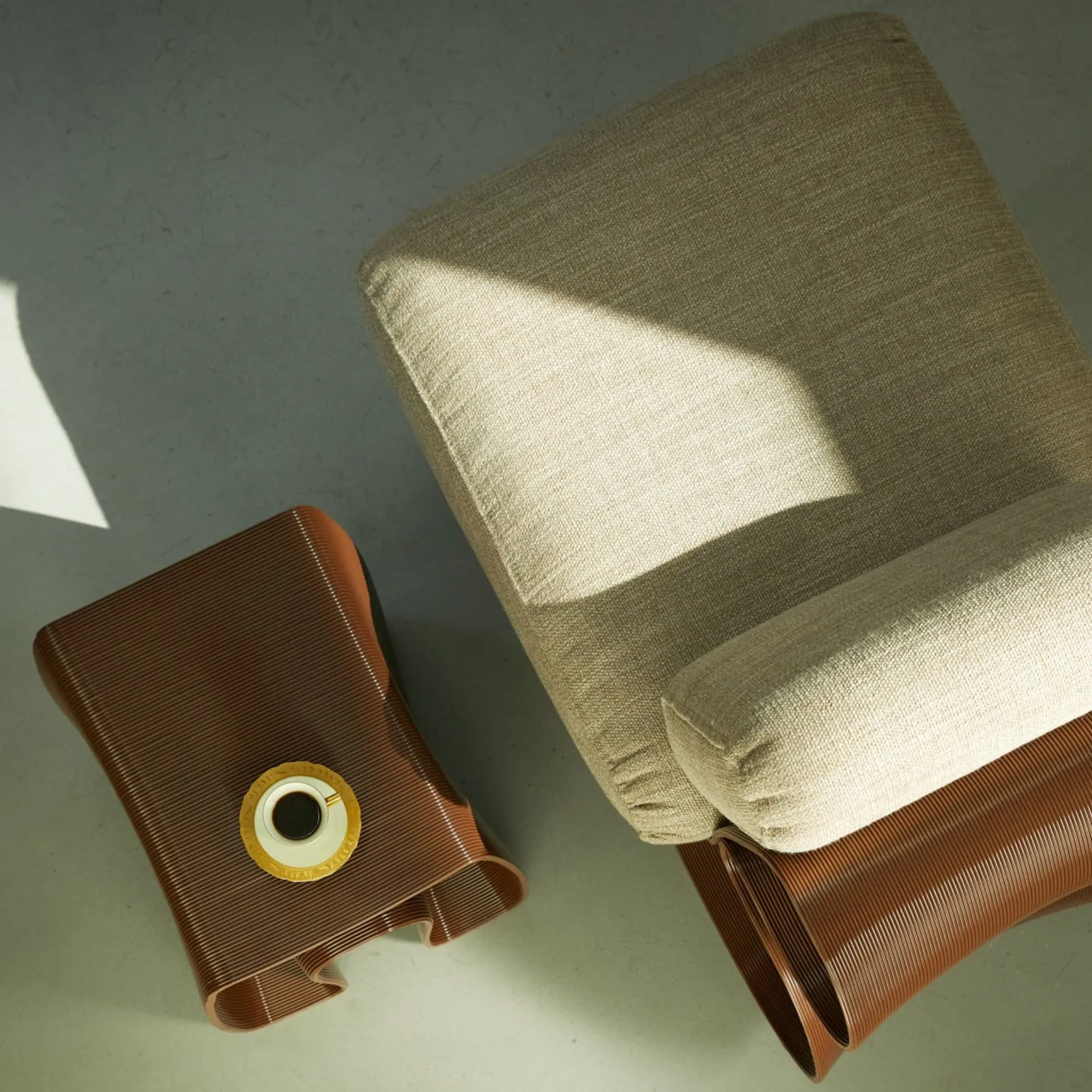 Mesa auxiliar Eel 38x40 cm, Chocolate Ekbacken Studios