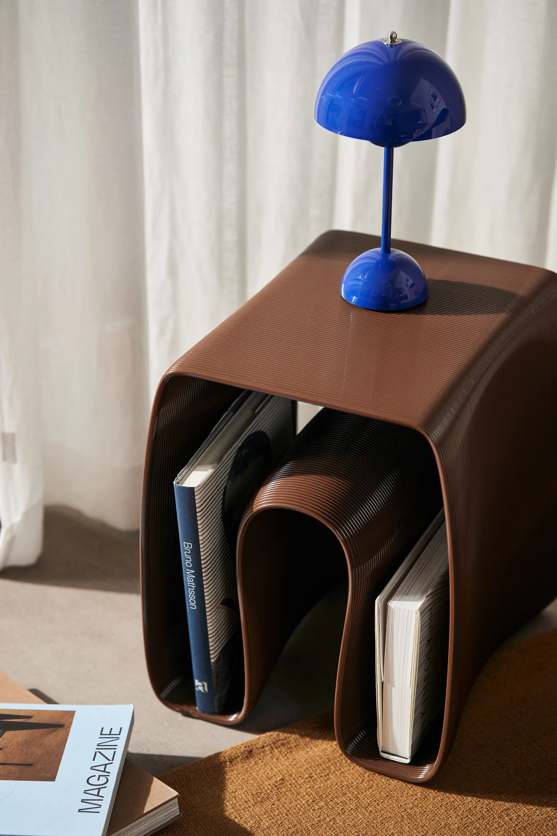 Mesa auxiliar Eel 38x40 cm, Chocolate Ekbacken Studios