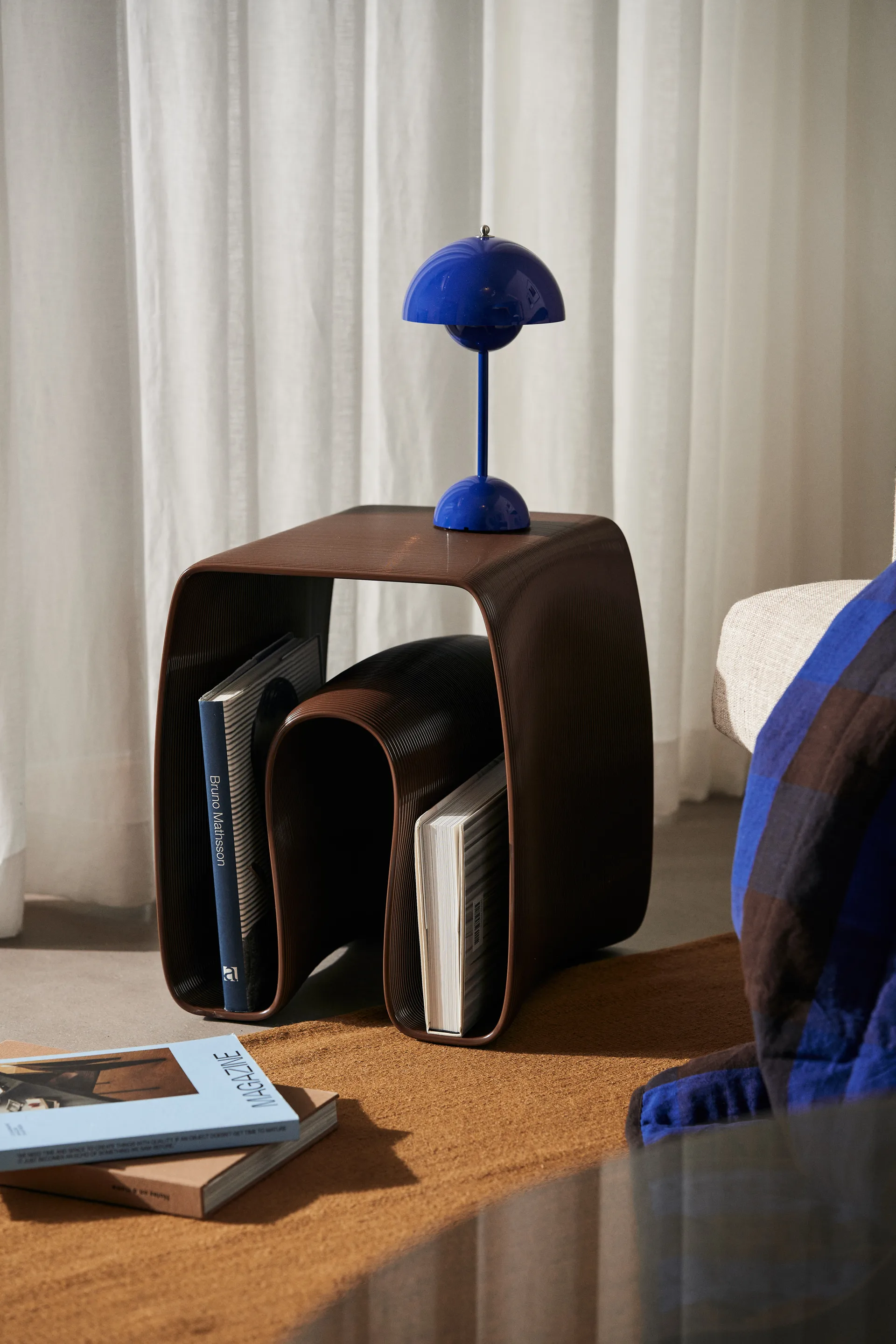 Mesa auxiliar Eel 38x40 cm, Chocolate Ekbacken Studios