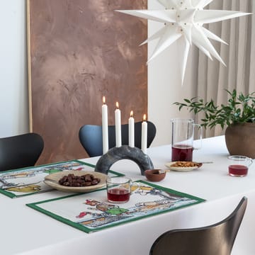 Mantel individual Pettson & Findus 35x48 cm - Horneando galletas de jengibre - Ekelund Linneväveri