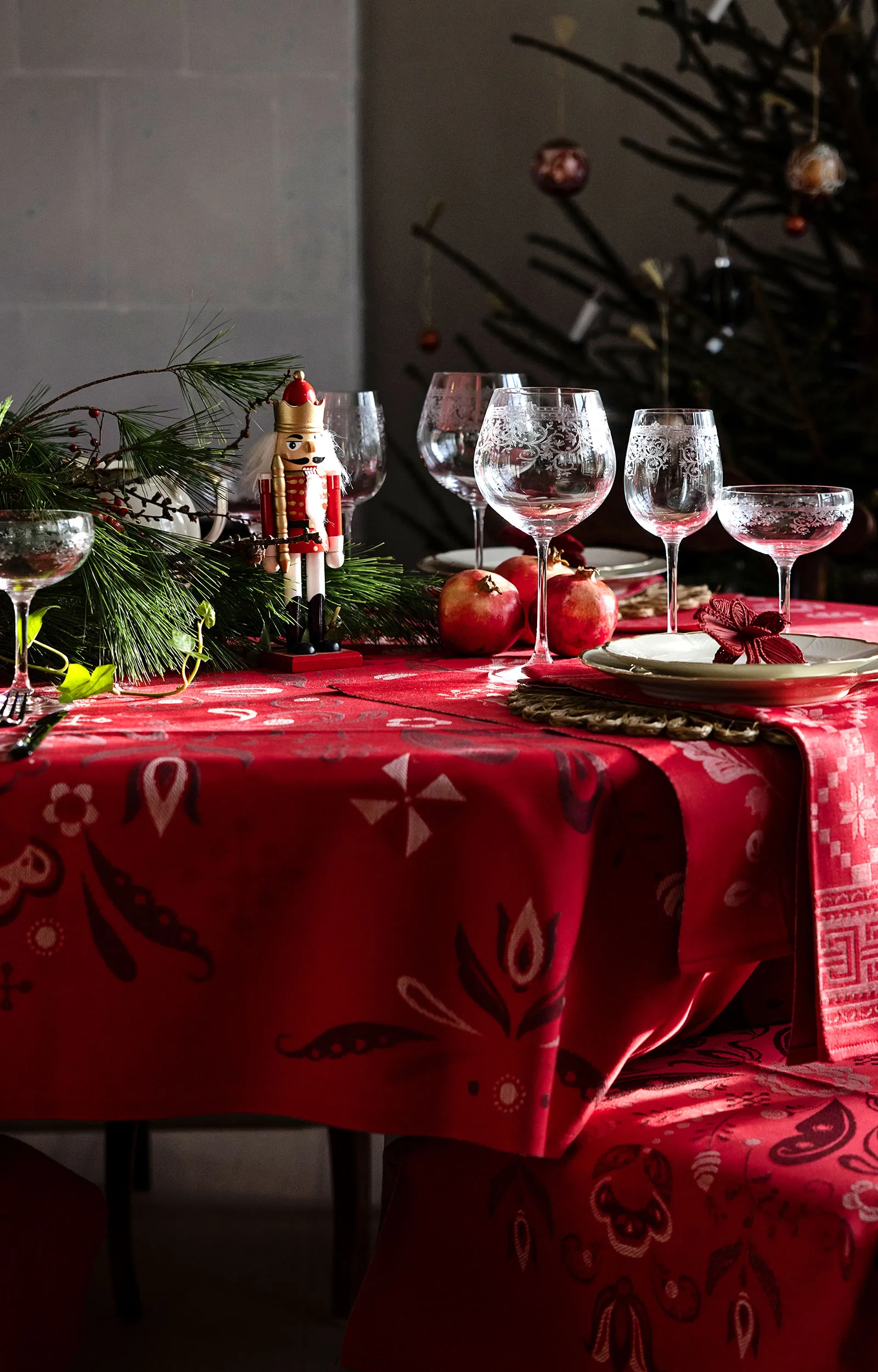 Mantel Torplyckan 145x250 cm, Rojo Ekelund Linneväveri