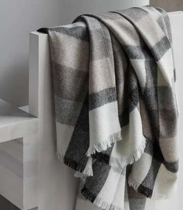 Manta Intersection 130x190 cm - Camel-grey - Elvang Denmark