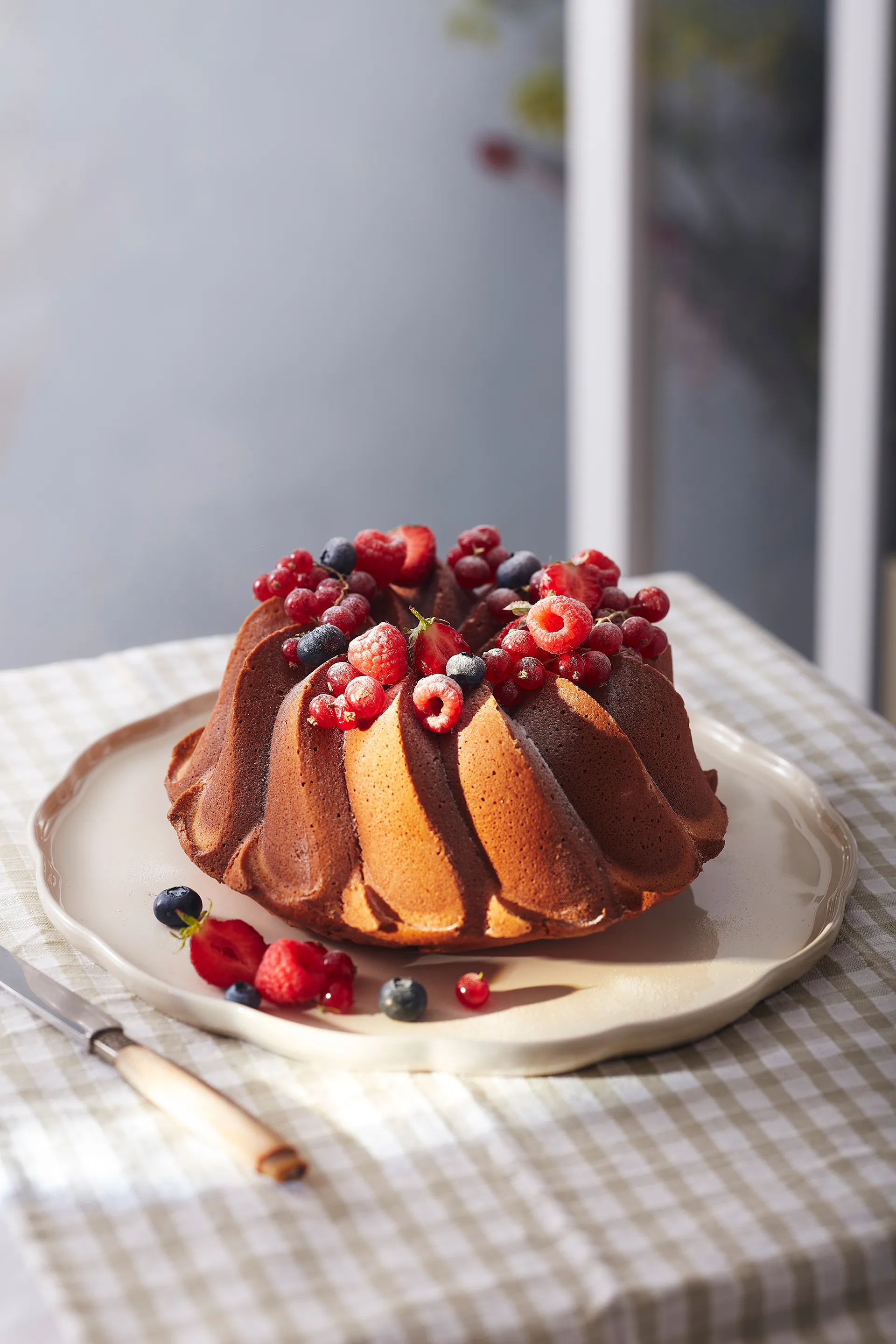 Fuente para servir Emile Henry Madeleine, Cream, redondo Emile Henry