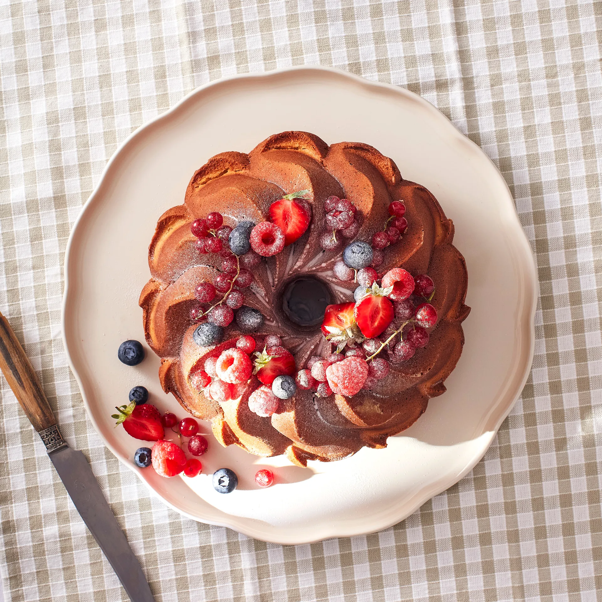 Fuente para servir Emile Henry Madeleine, Cream, redondo Emile Henry