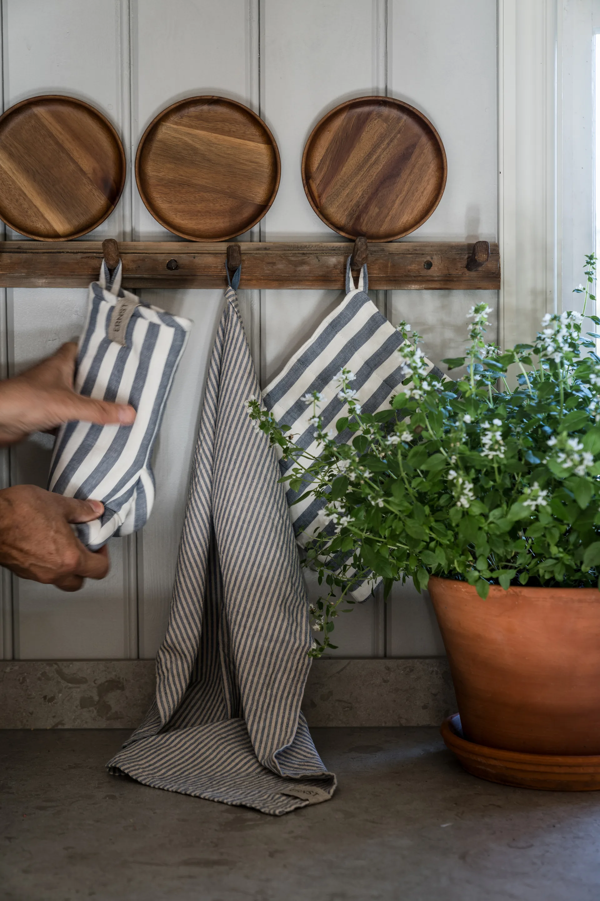 Bandeja de madera Ernst Ø16,5 cm, Acacia ERNST