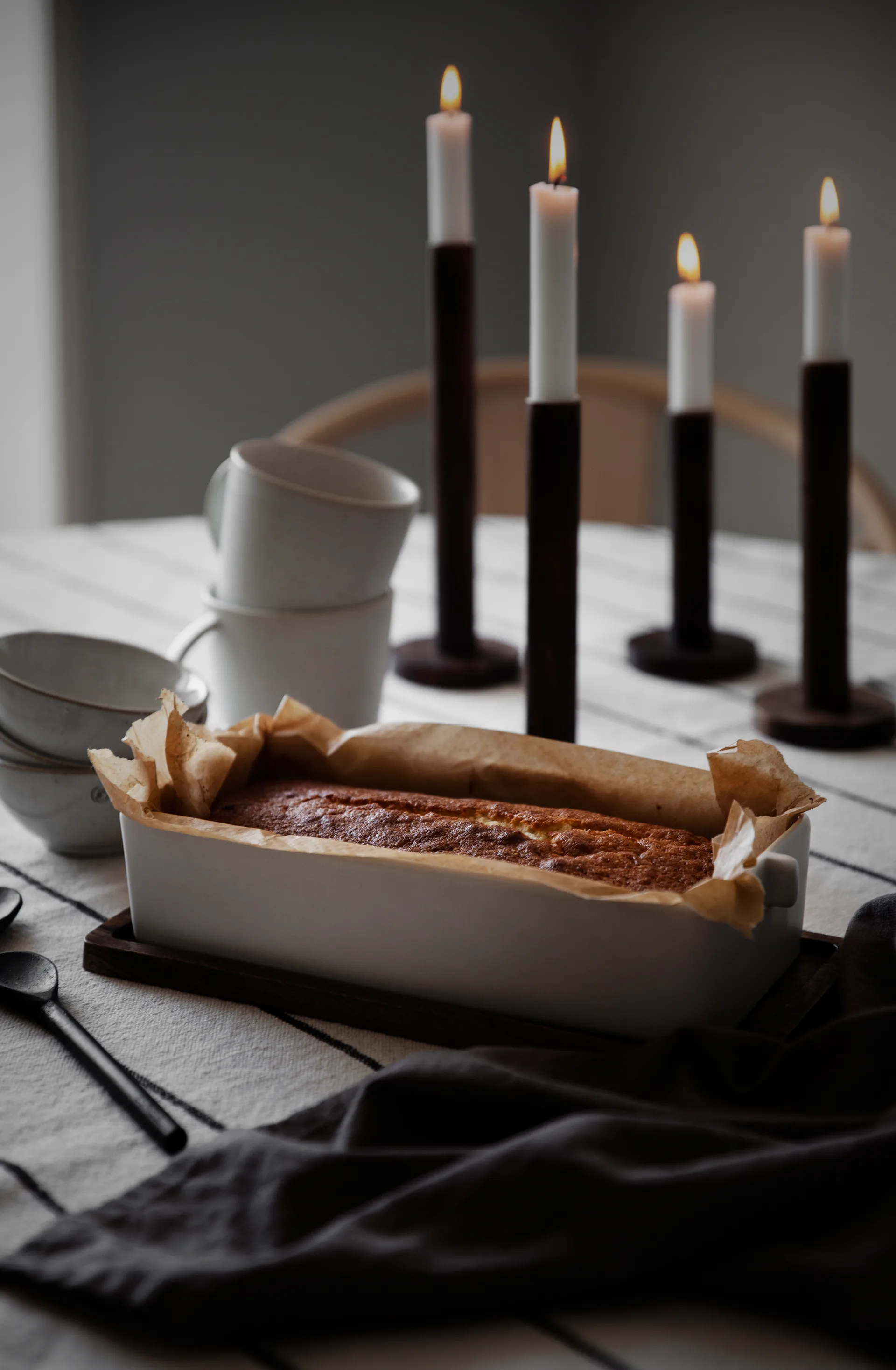 Candelabro de madera Ernst 25 cm, marrón oscuro ERNST