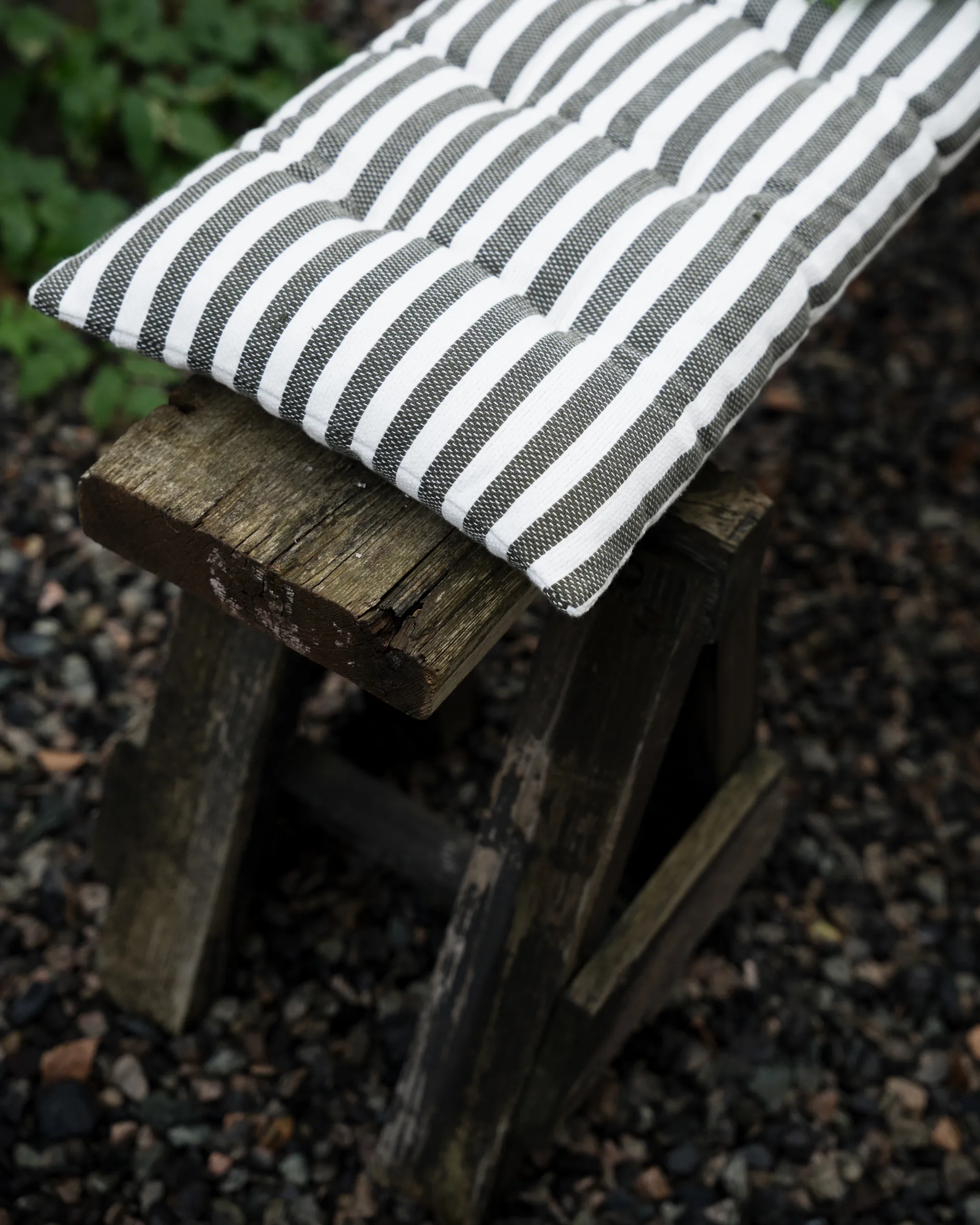 Cojín Ernst 30x100 cm, Salvia-blanco ERNST