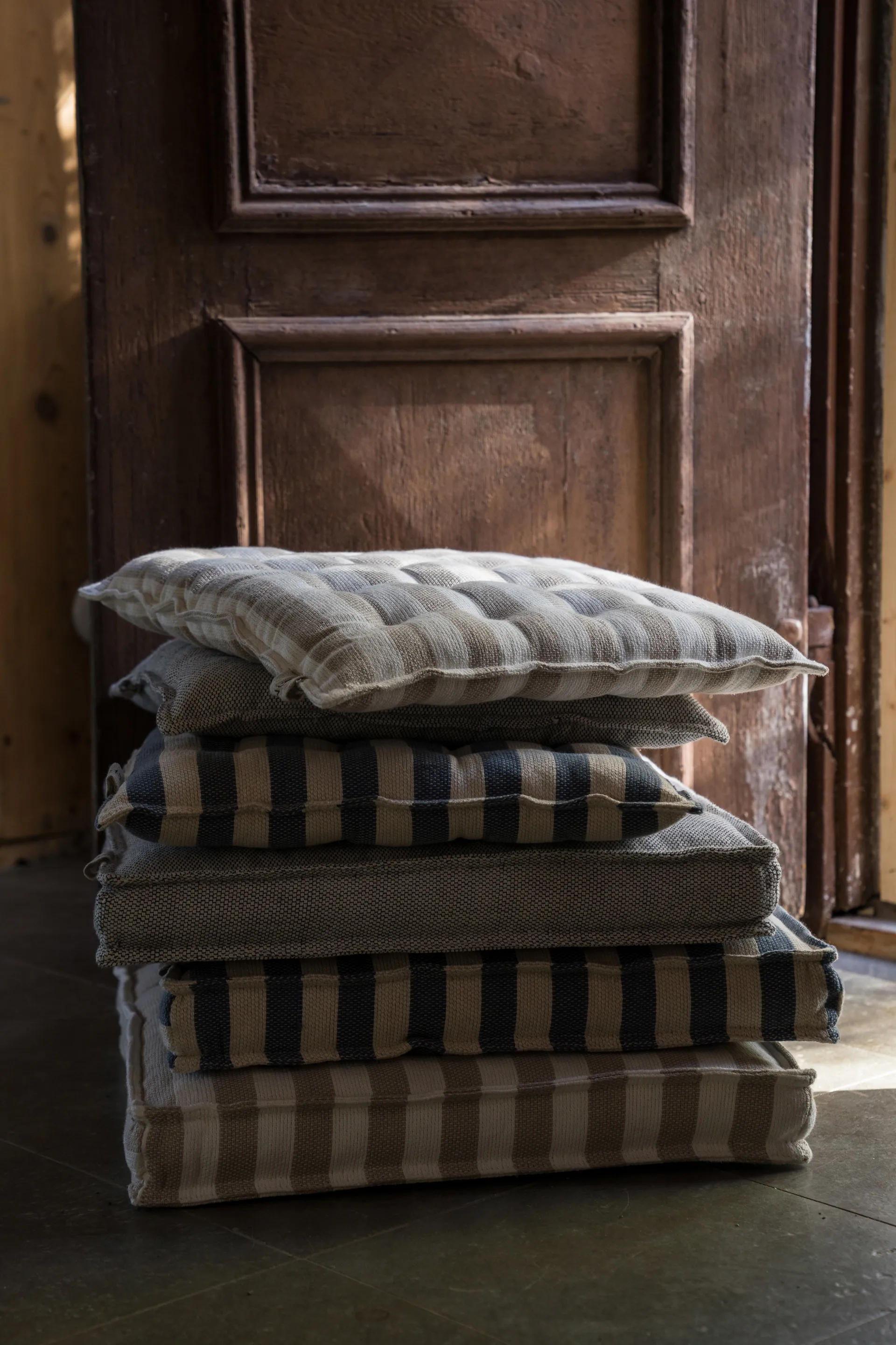 Cojín para asiento Ernst 45x45 cm, Blanco-azul ERNST