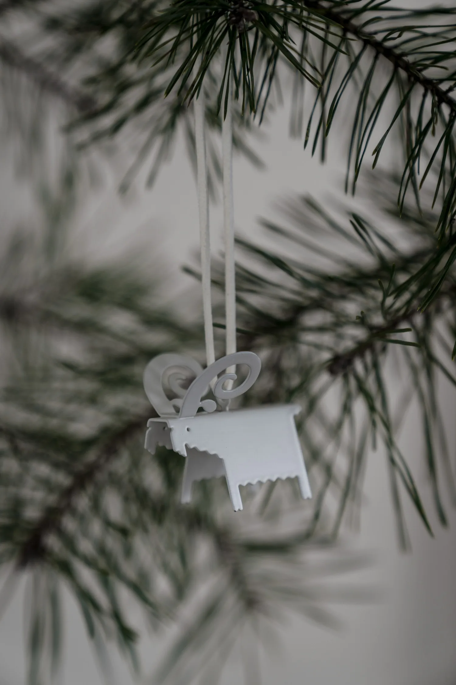 Colgante navideño Ernst cabra, 2-pack, Blanco 5 cm ERNST