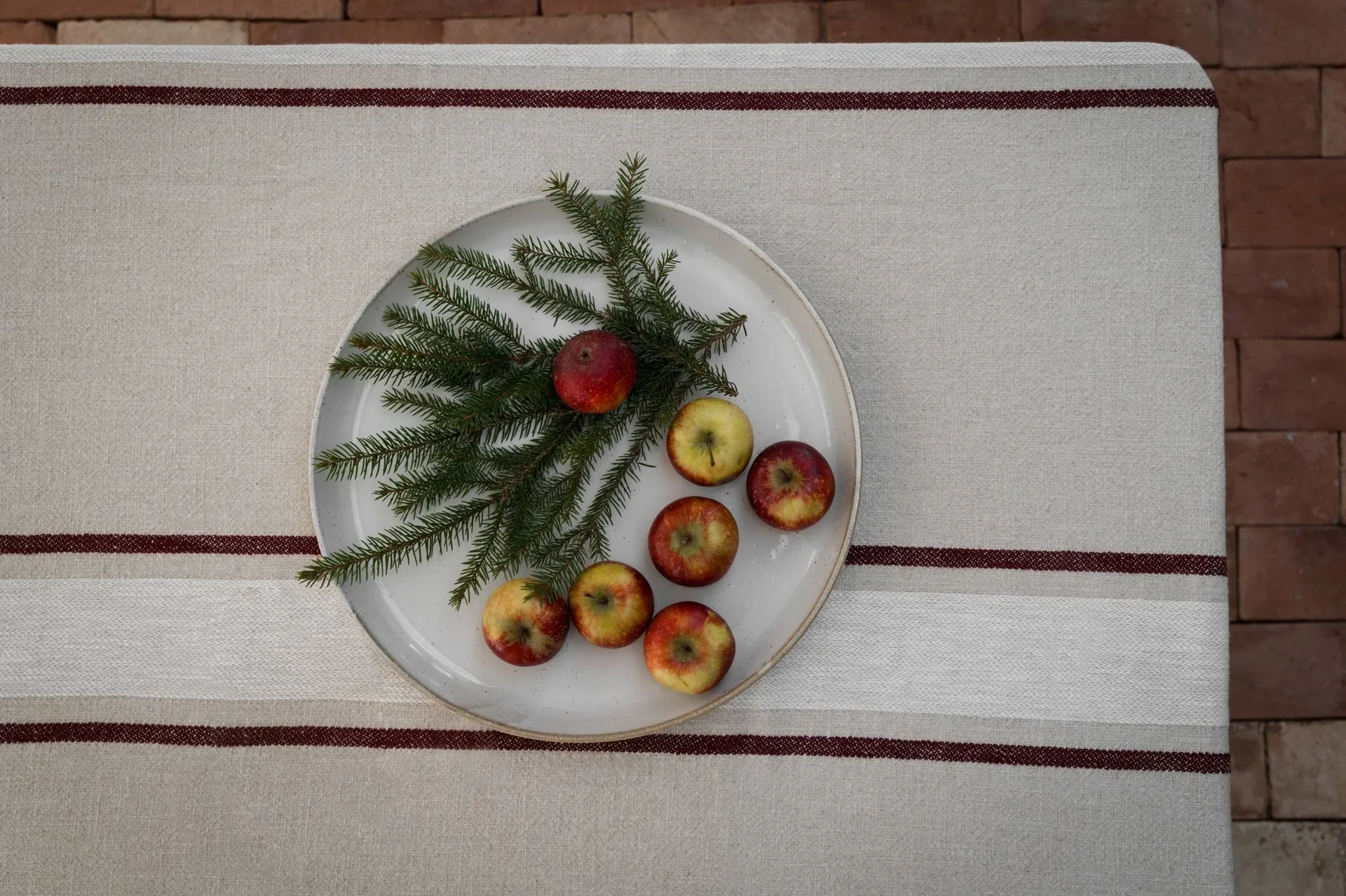 Ernst camino de mesa, Natural-blanco-rojo, 45x150 cm ERNST