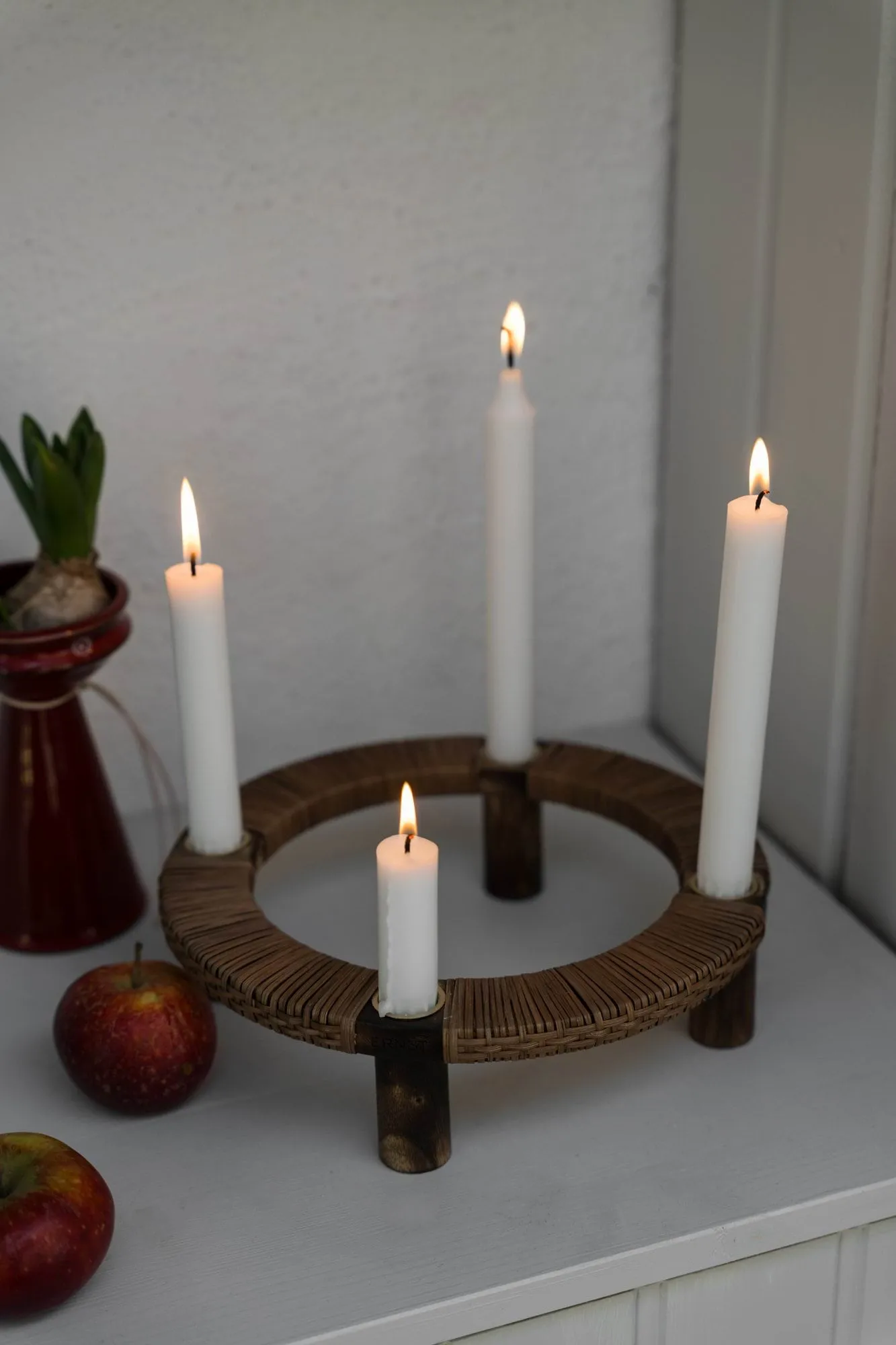 Ernst candelabro redondo para 4 velas, Madera oscura ERNST