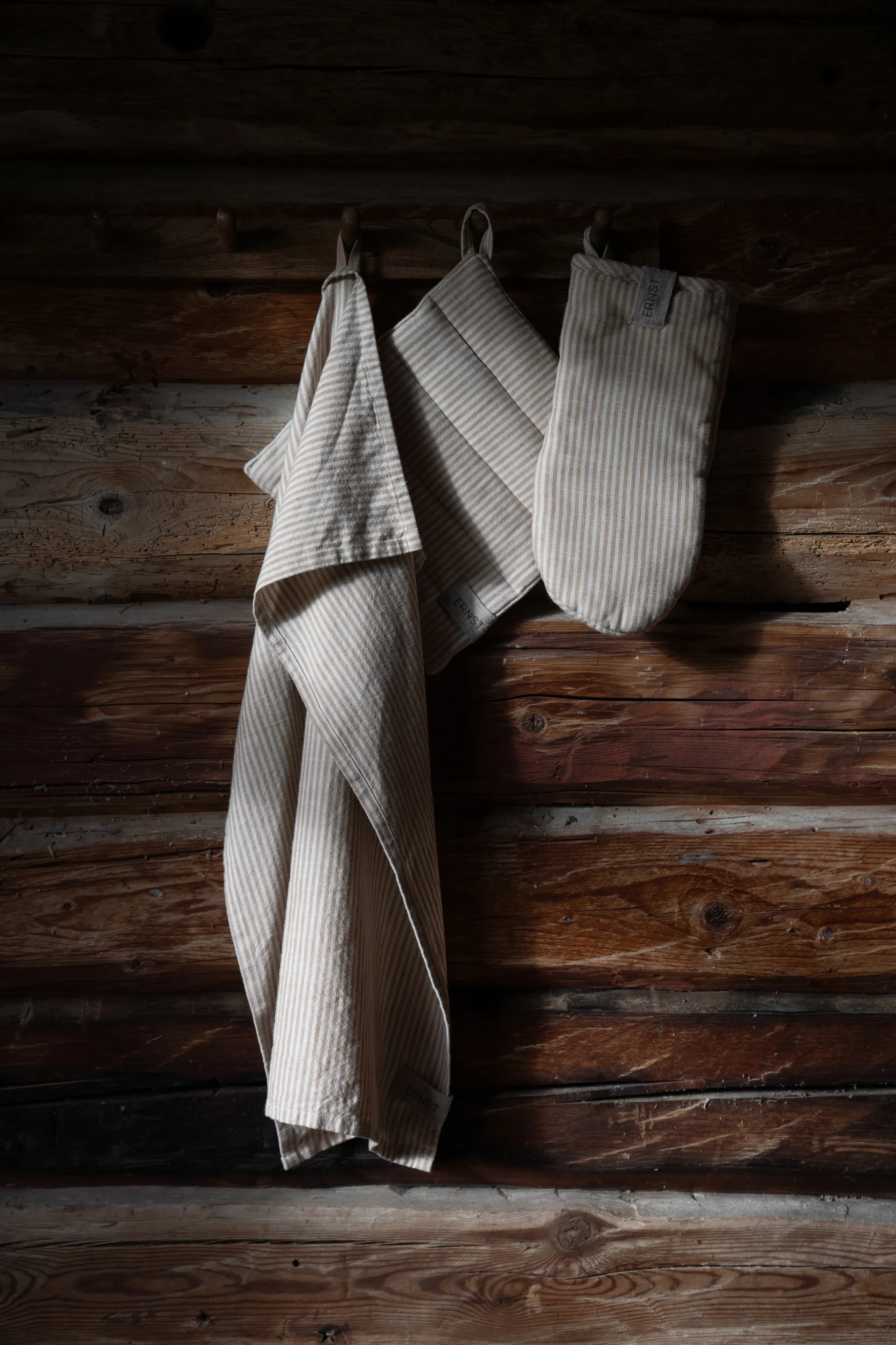 Guante de horno Ernst a rayas, caramelo-beige ERNST