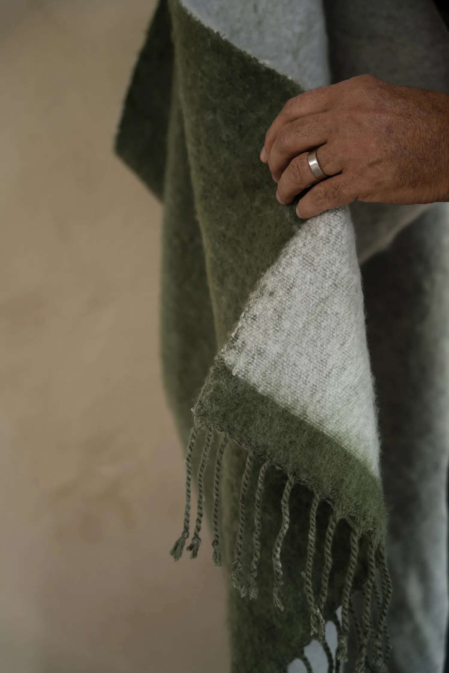 Manta Ernst con flecos 130x170 cm, Verde y blanco ERNST