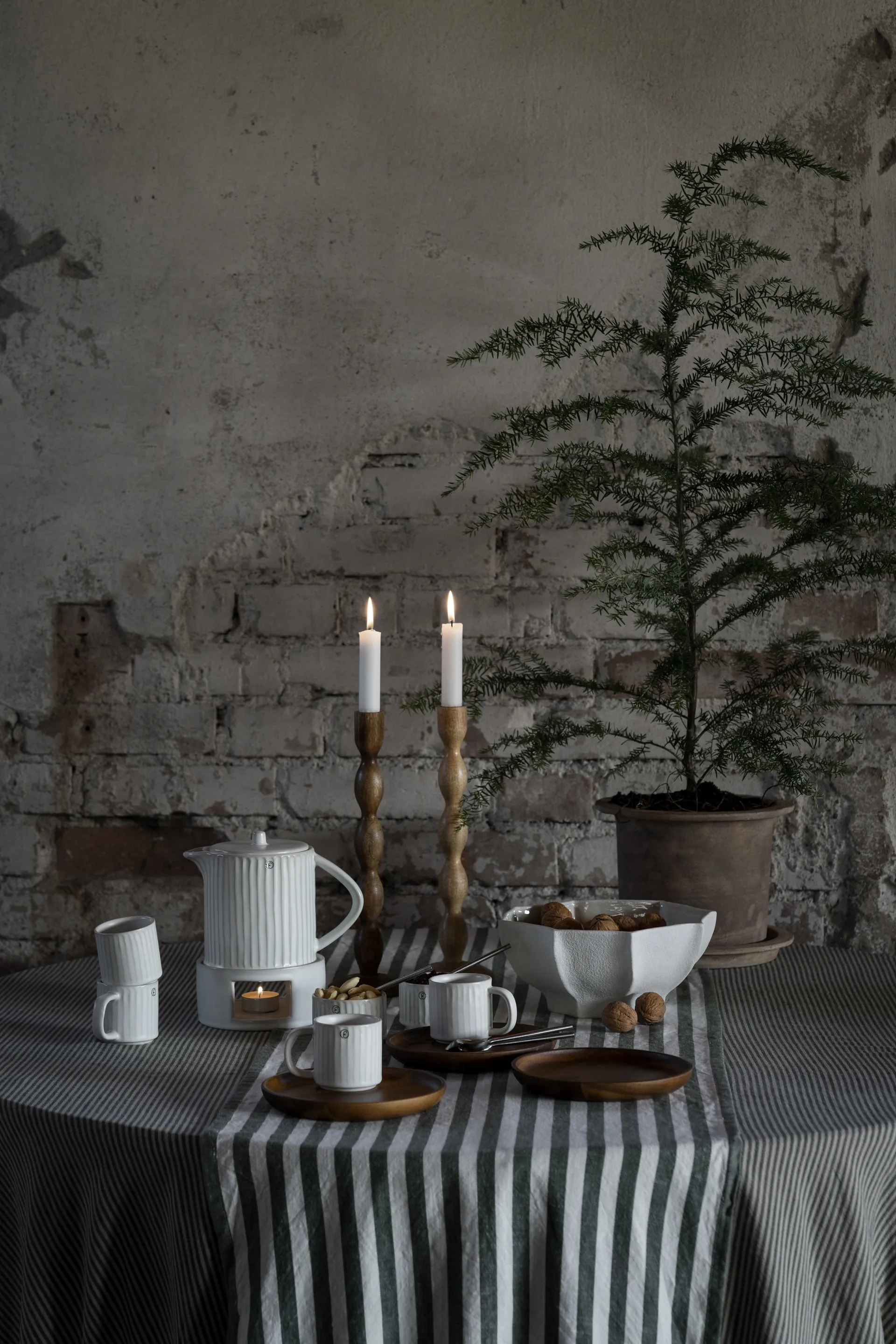 Mantel Ernst rayas estrechas 145x300 cm, Verde-beige ERNST