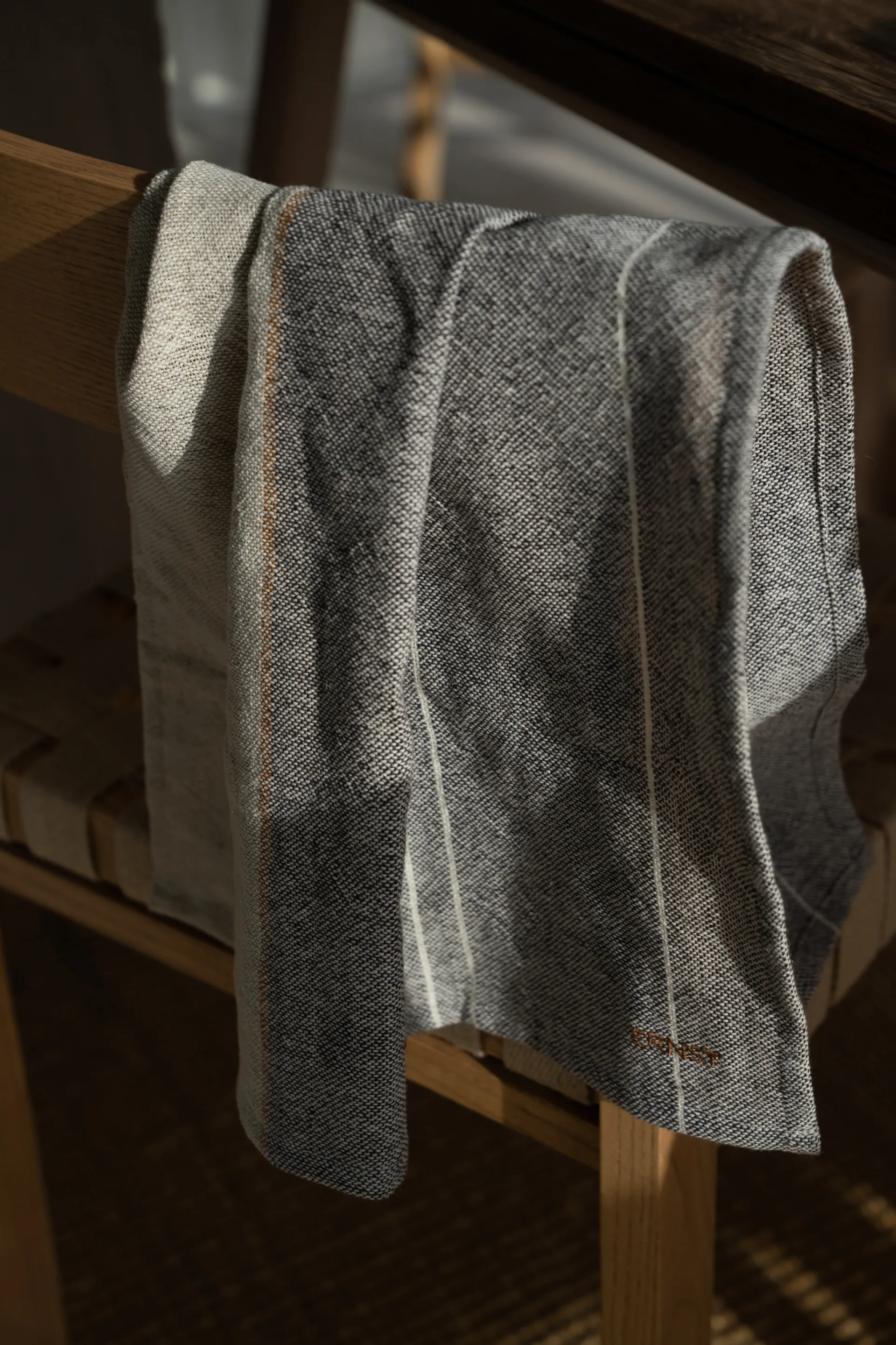 Paño de cocina Ernst tejido mixto de lino 47x70 cm, Gris-natural ERNST